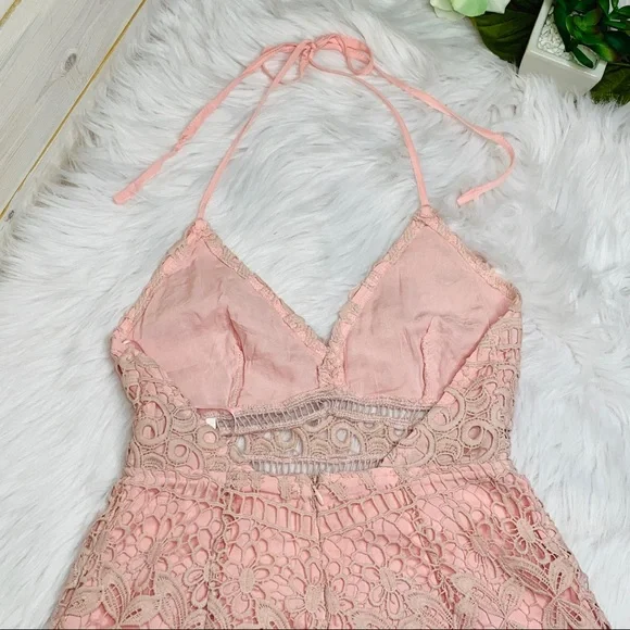 SEE NEW LISTING! LUSH Blush Pink Crochet Lace Sleeveless Romper - Picture 6 of 8
